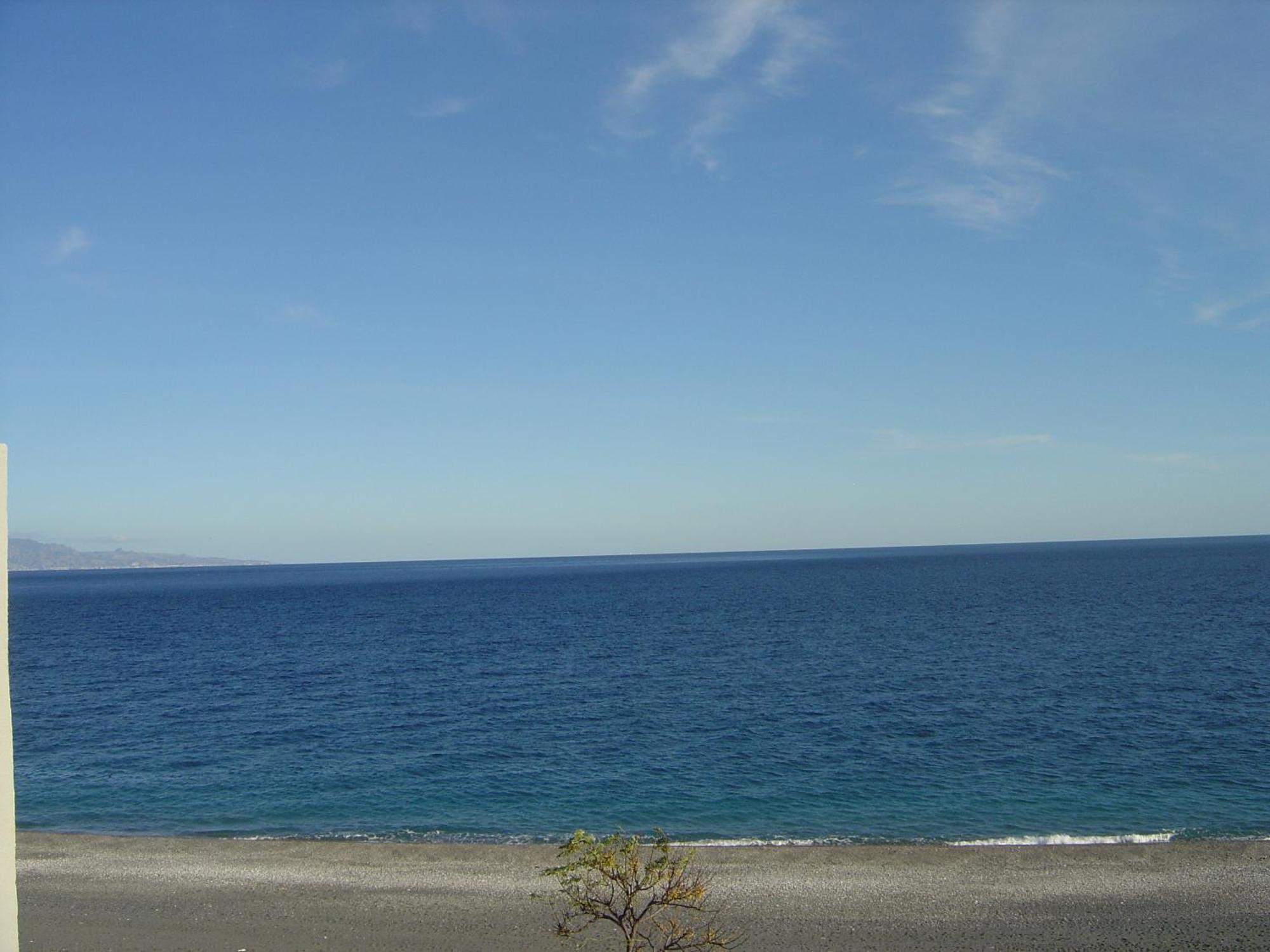 Mirone Apartment Fronte Mare Beachfront House ロッカルメーラ エクステリア 写真